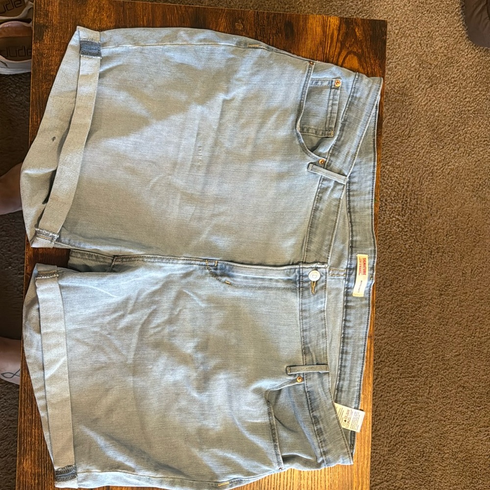 Cuffed jean shorts
